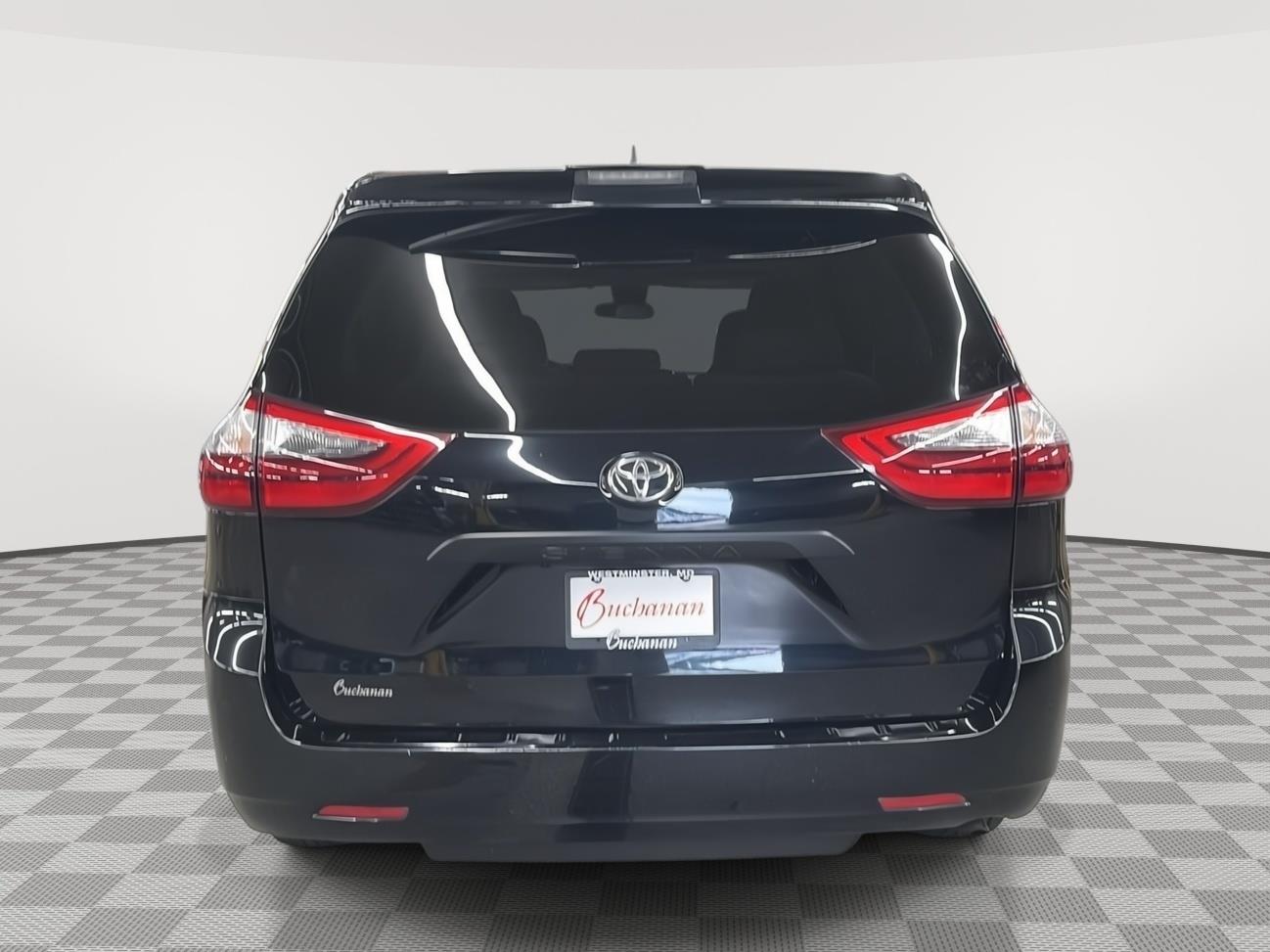 2020 Toyota Sienna L photo 6