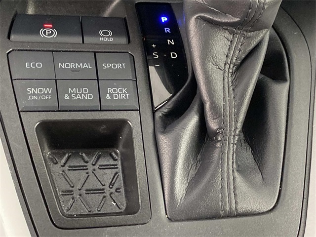 2023 Toyota RAV4 LE photo 17