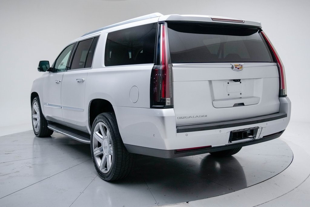2019 Cadillac Escalade ESV Luxury photo 3