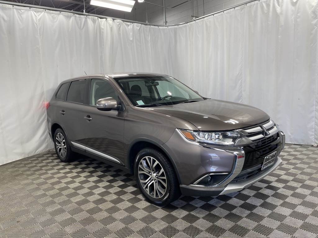 Used 2016 Mitsubishi Outlander SE with VIN JA4AZ3A34GZ045348 for sale in Countryside, IL