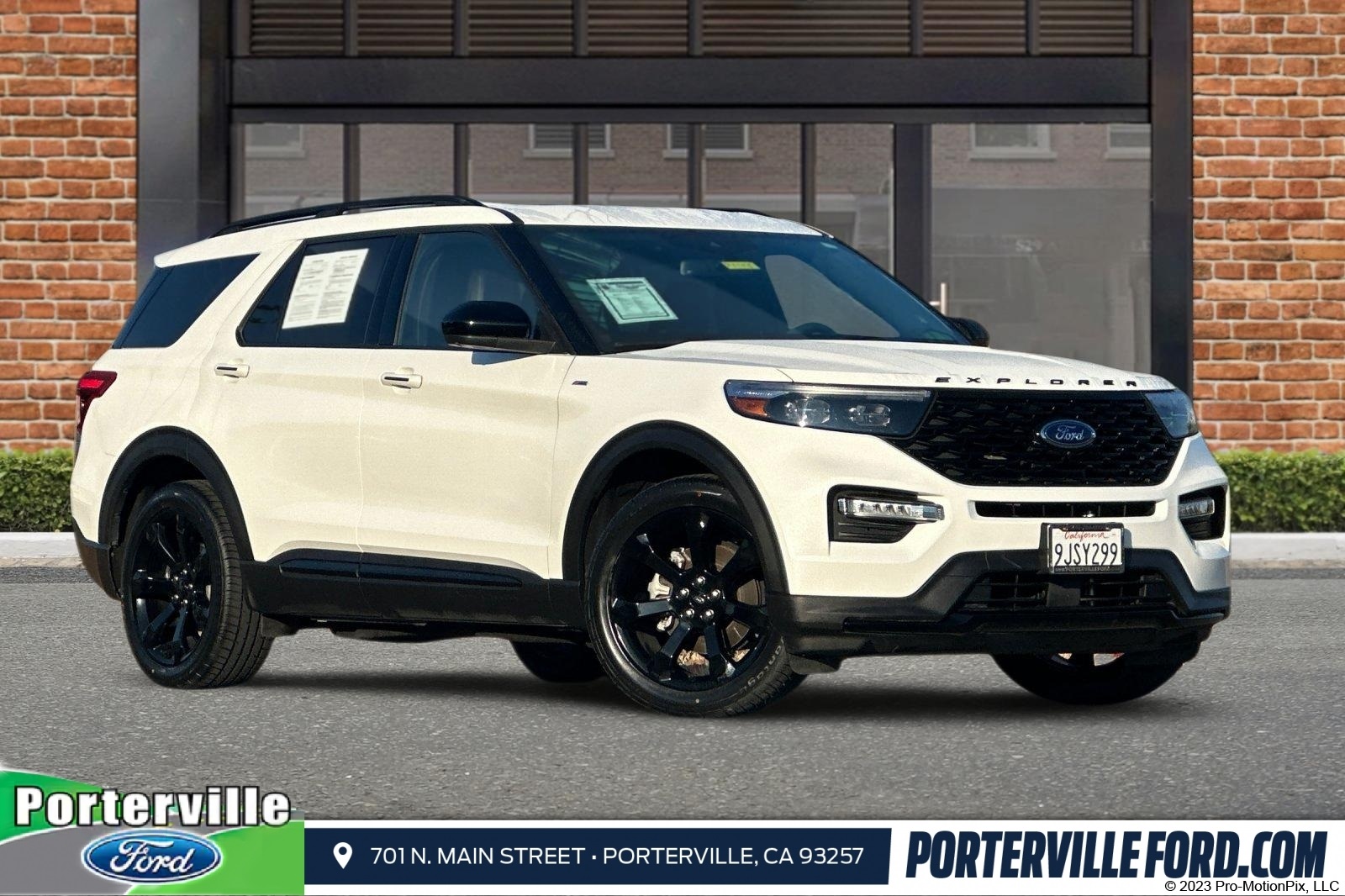 2023 Ford Explorer ST-LINE's photo