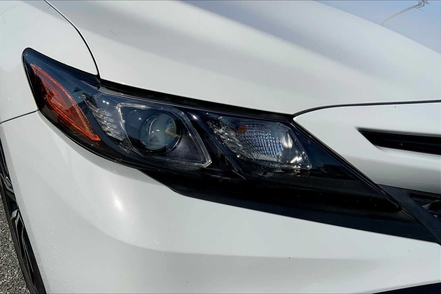 2022 Toyota Camry SE photo 25