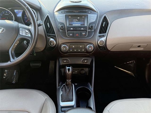 2015 Hyundai Tucson SE photo 16