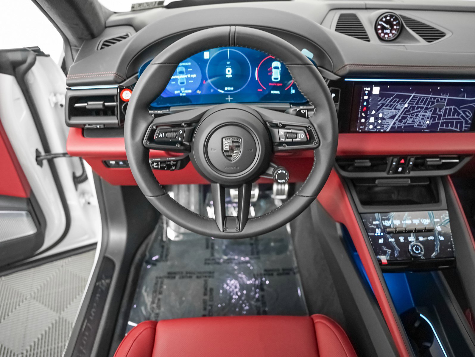 2025 Porsche Macan Electric Turbo photo 15