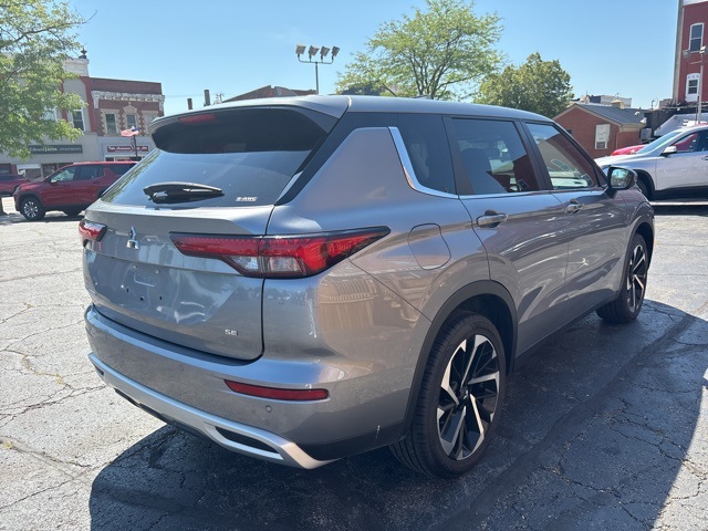 2023 Mitsubishi Outlander SE photo 4