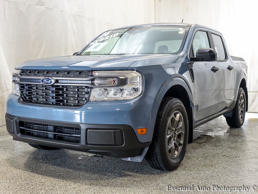 2024 Ford Maverick XLT photo 2