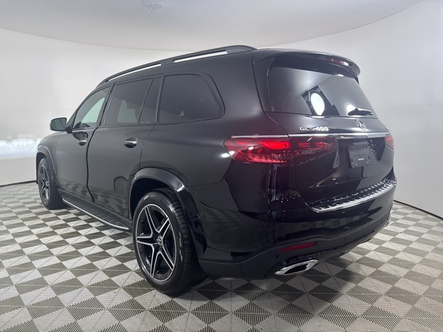 2026 Mercedes Benz GLS 450 4MATIC photo 2