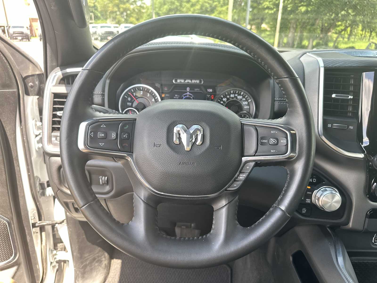 2024 Ram 1500 Laramie photo 29