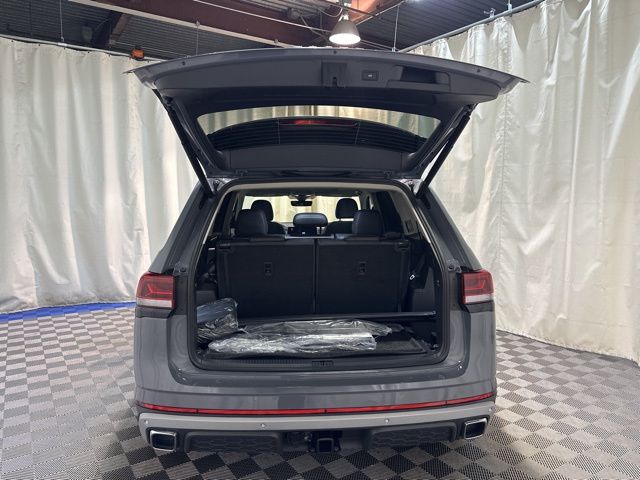 2025 Volkswagen Atlas Peak Edition SE photo 36