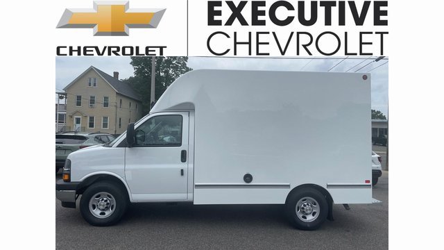 2025 Chevrolet Express Cutaway Base's photo
