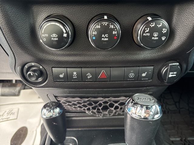 2018 Jeep Wrangler Unlimited Altitude photo 14