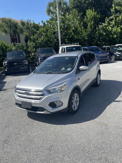 2019 Ford Escape SE photo 2