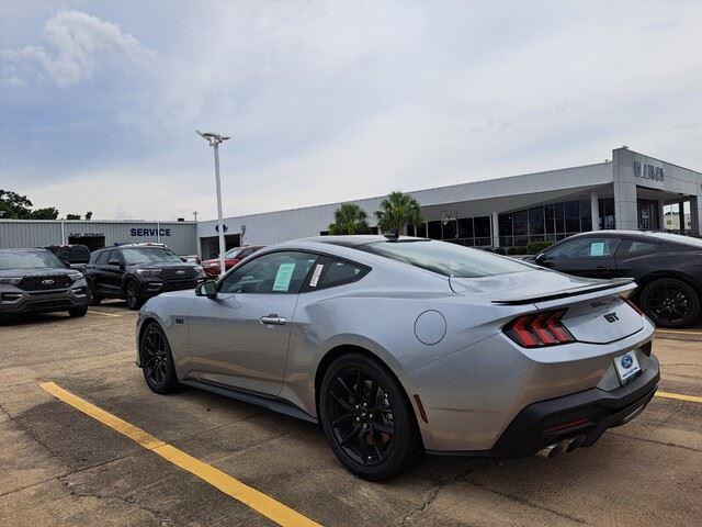 2025 Ford Mustang GT Premium photo 5