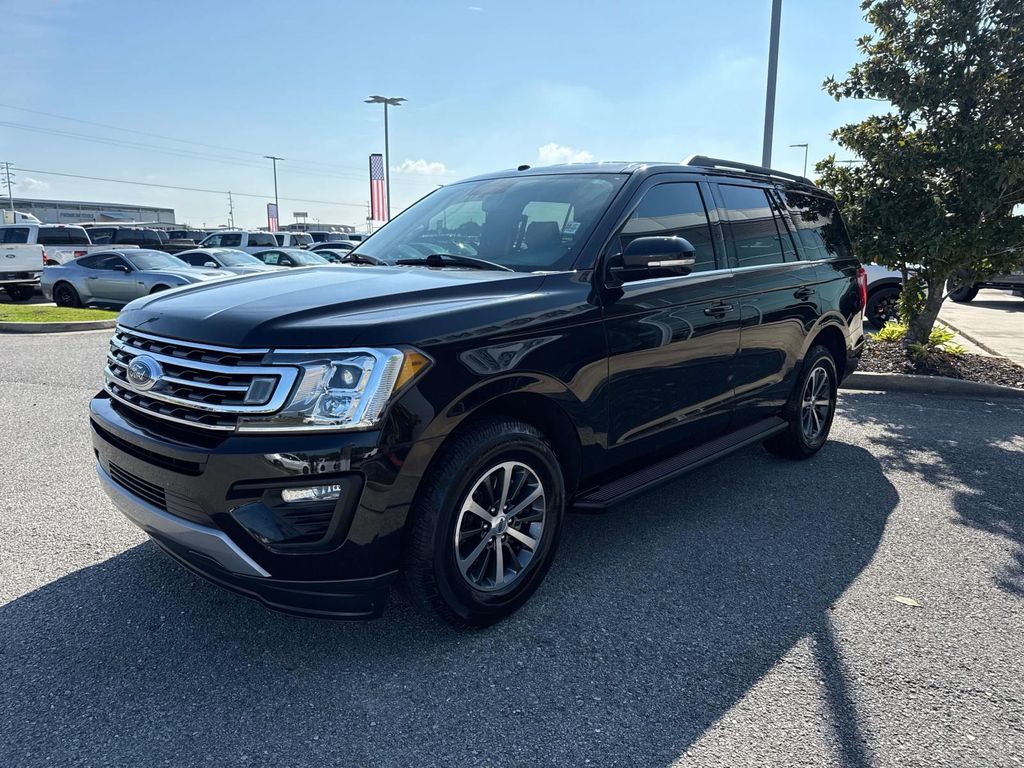 2019 Ford Expedition XLT photo 3
