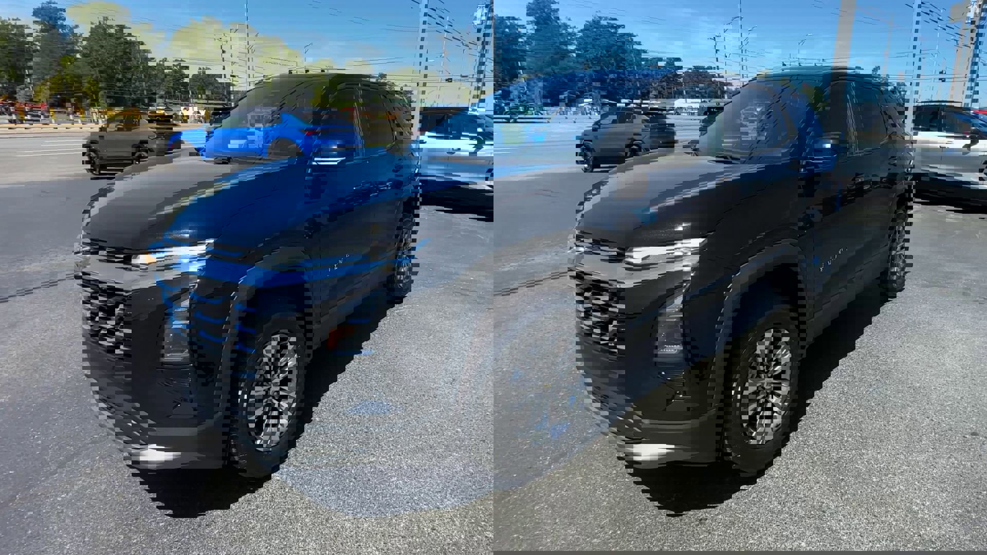 2026 Chevrolet Equinox LT photo 3