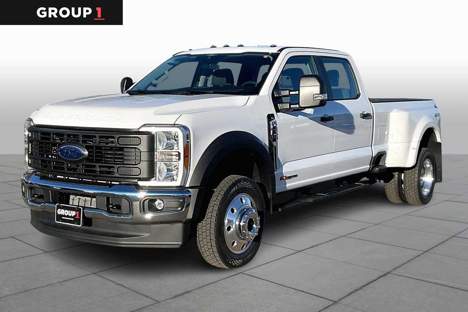 2026 Ford F-450 Super Duty XL's photo
