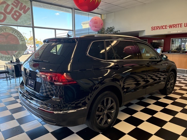 2022 Volkswagen Tiguan SE photo 3