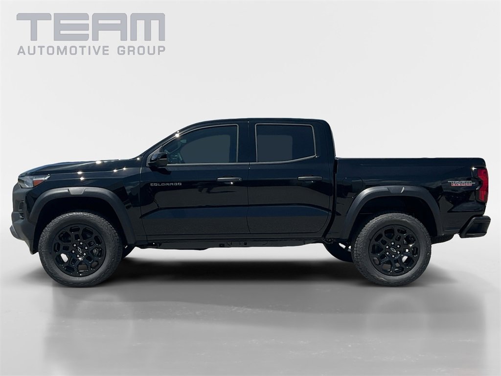 2026 Chevrolet Colorado Trail Boss photo 2