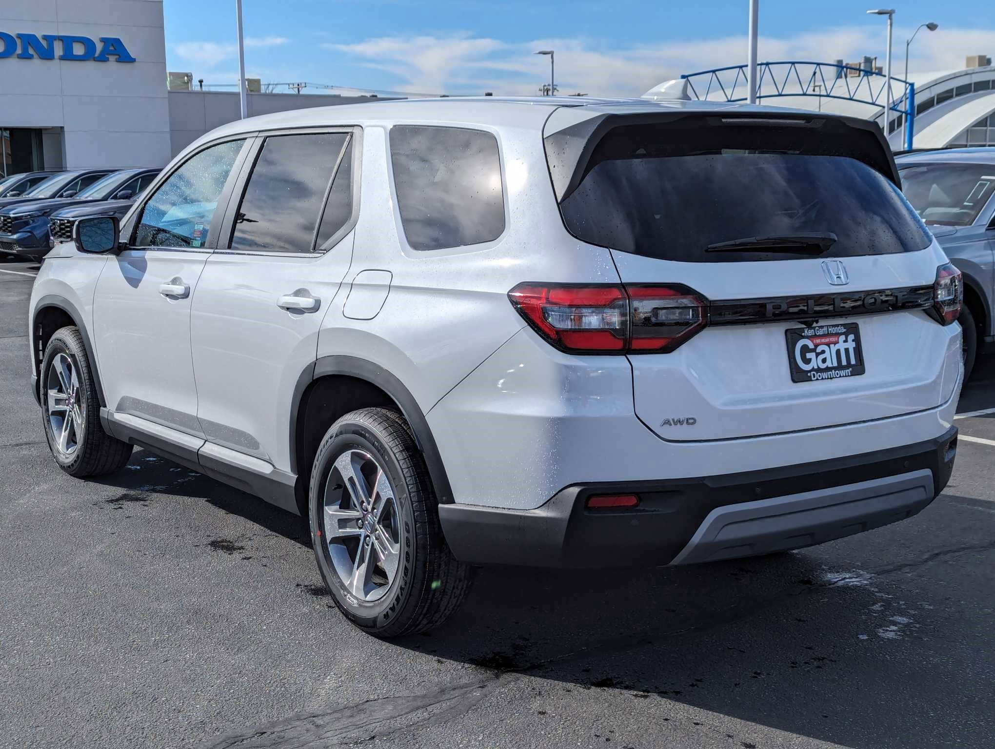2025 Honda Pilot EX-L photo 3