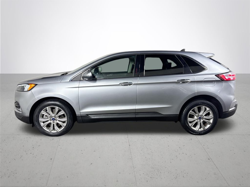 2022 Ford Edge Titanium photo 9