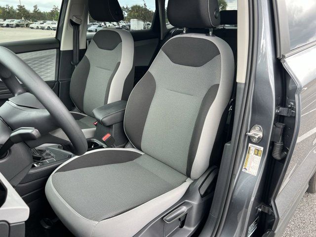 2022 Volkswagen Taos S photo 2