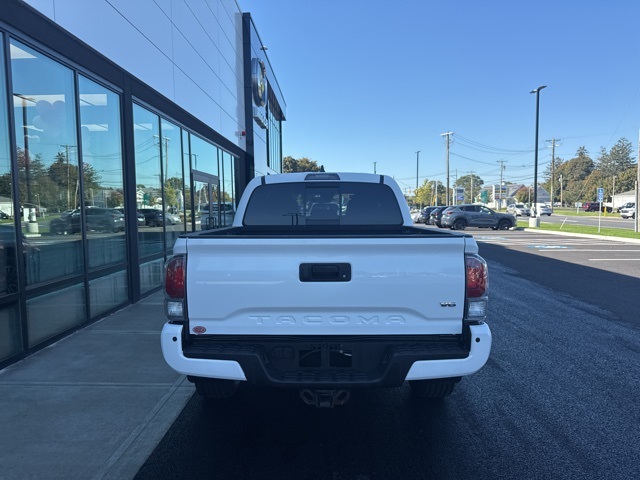 2020 Toyota Tacoma TRD Sport photo 3