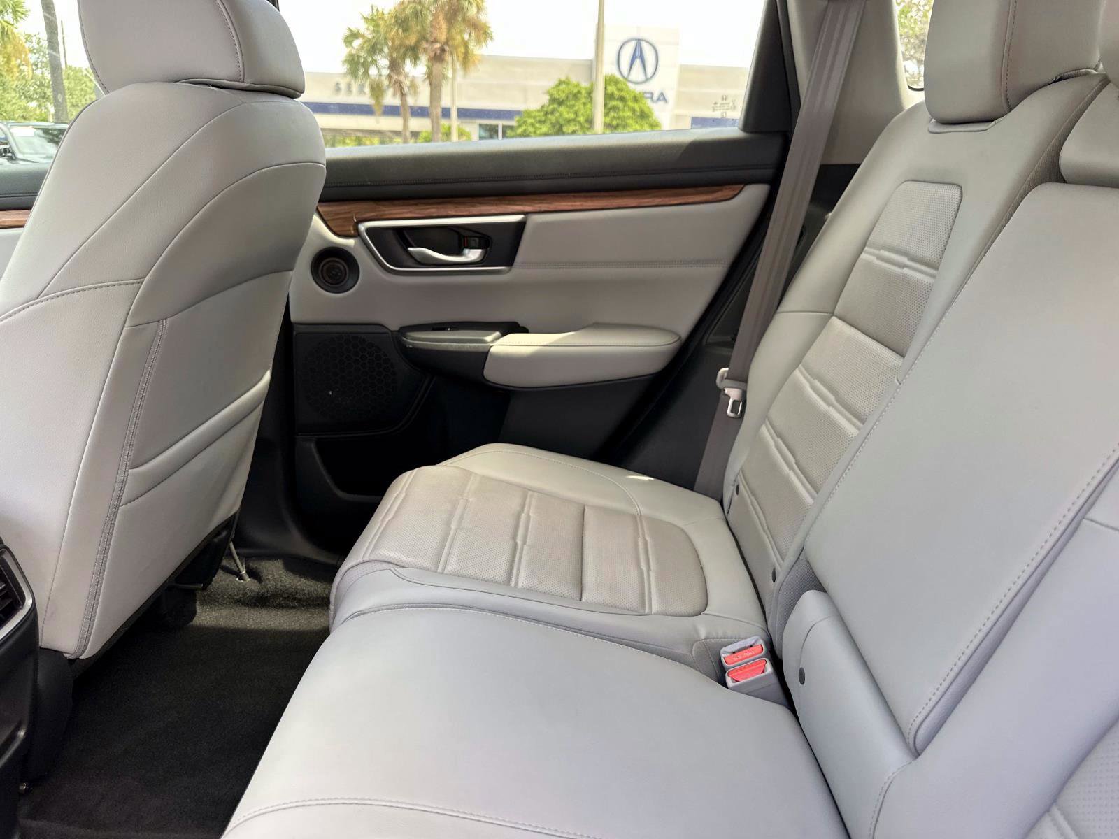 2022 Honda CR-V Hybrid Touring photo 12