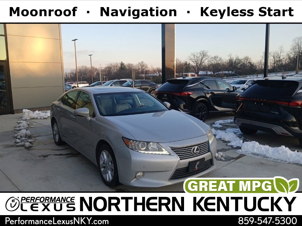 2013 Lexus ES 300h's photo