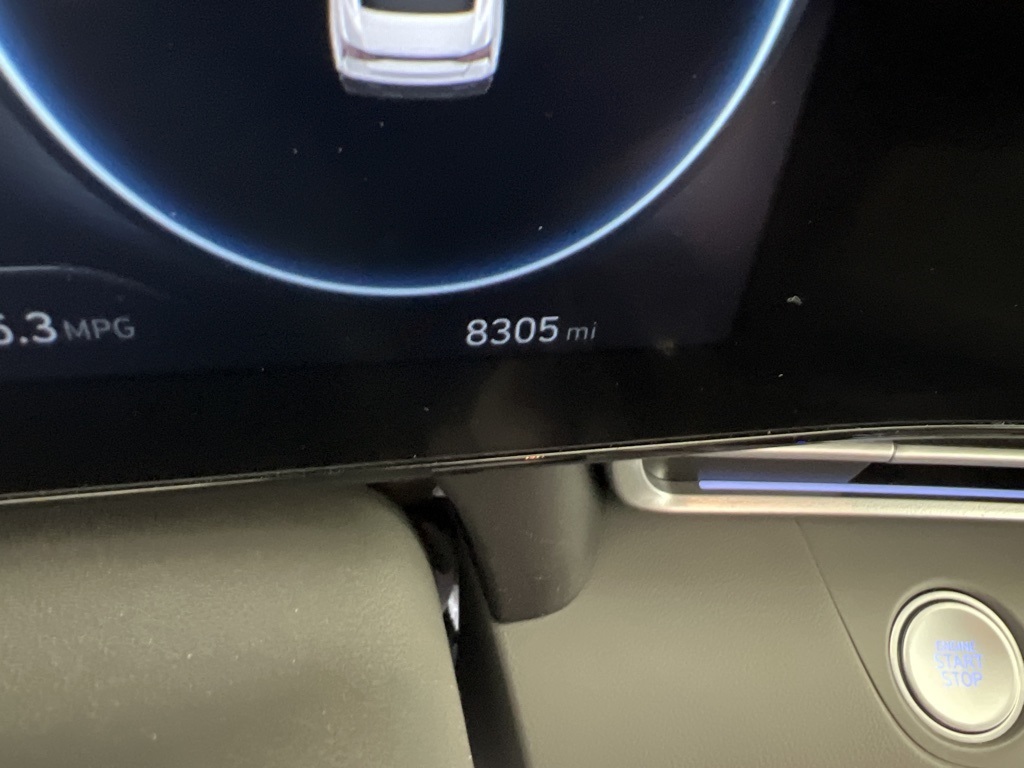 2024 Hyundai Elantra SEL photo 3