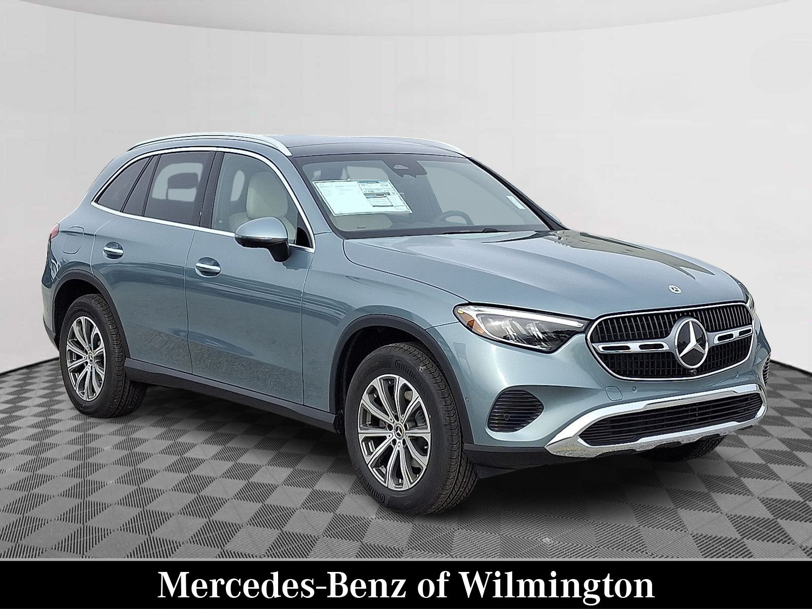2026 Mercedes-Benz GLC Base's photo