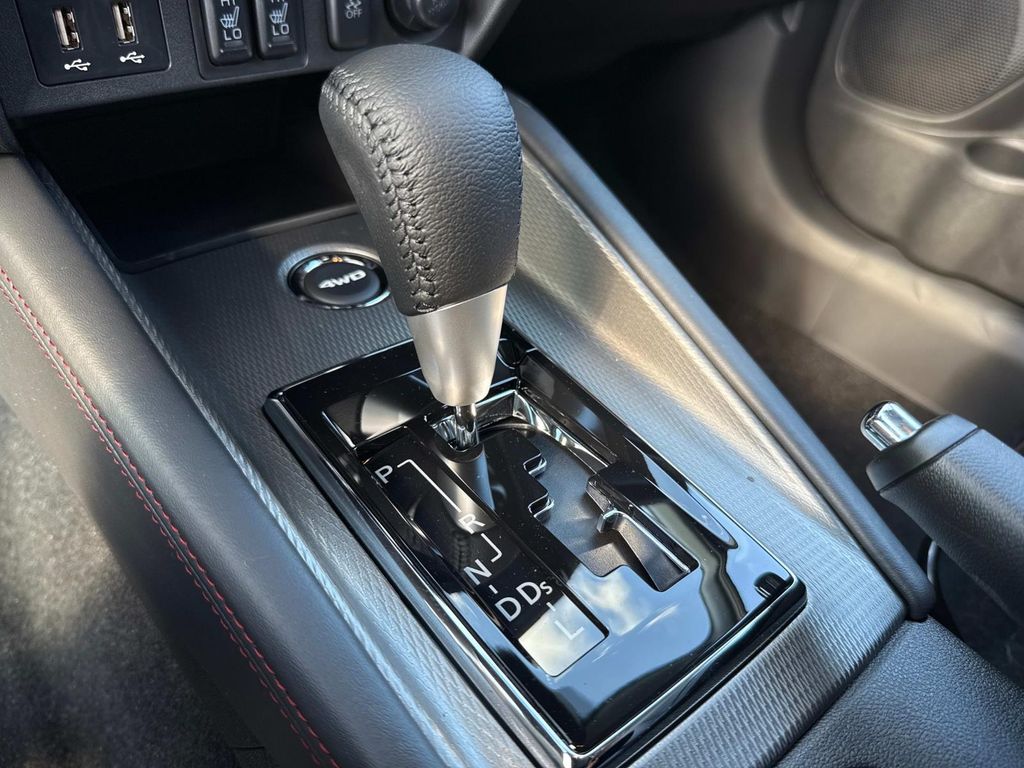 2025 Mitsubishi Outlander Sport ES SE LE photo 28