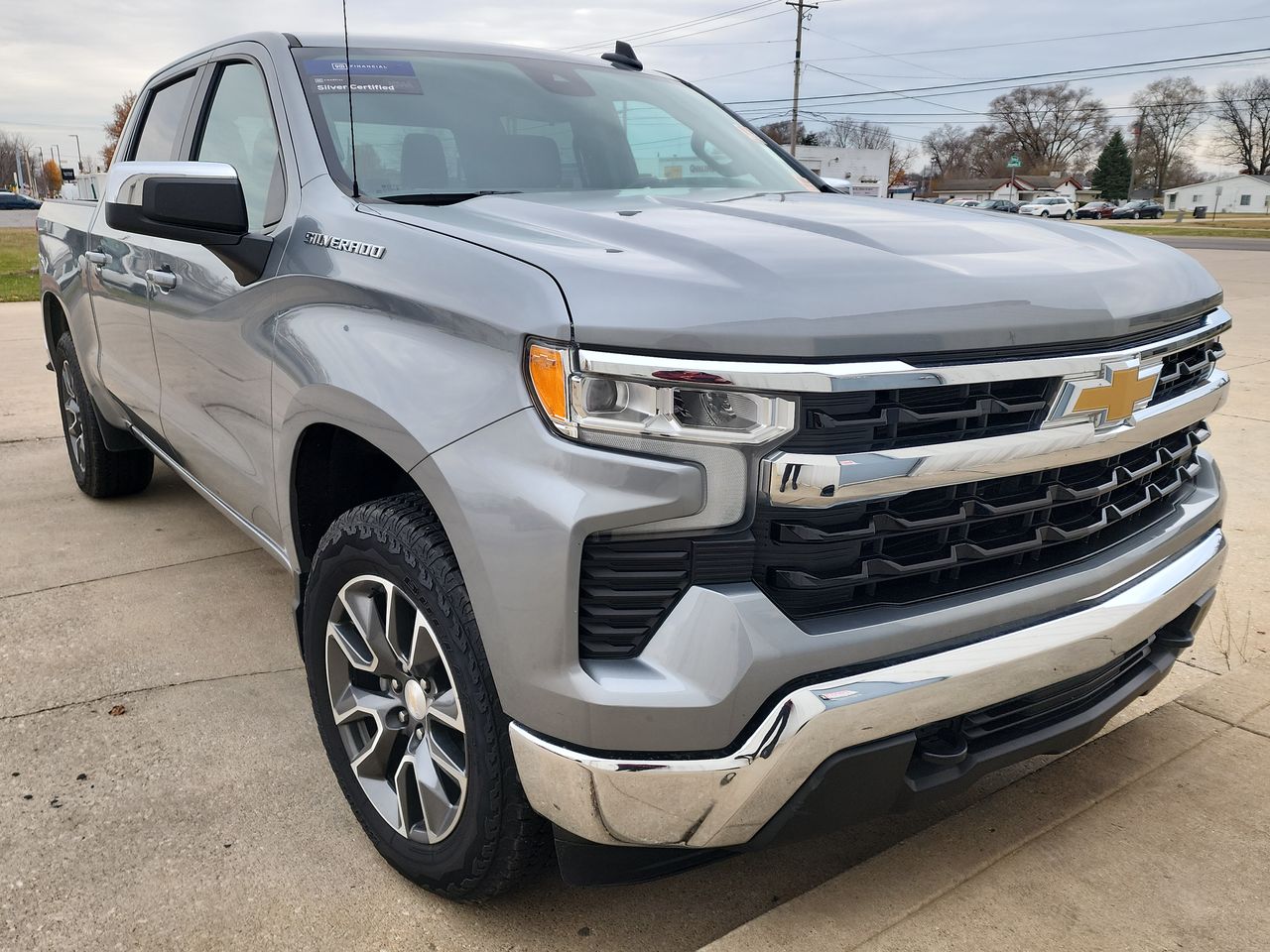 2023 Chevrolet Silverado 1500 LT photo 2