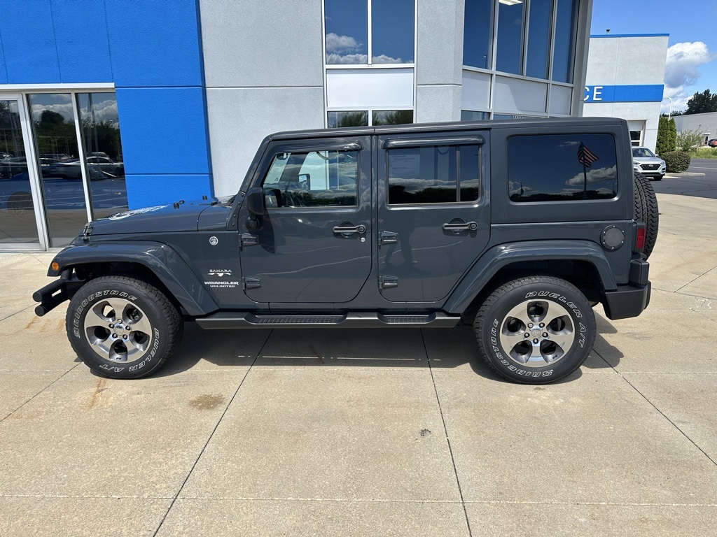 2017 Jeep Wrangler Unlimited Sahara photo 2