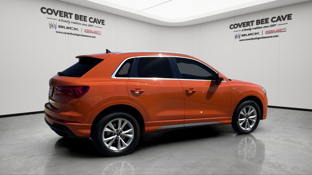 2022 Audi Q3 S line Premium 45 TFSI photo 9