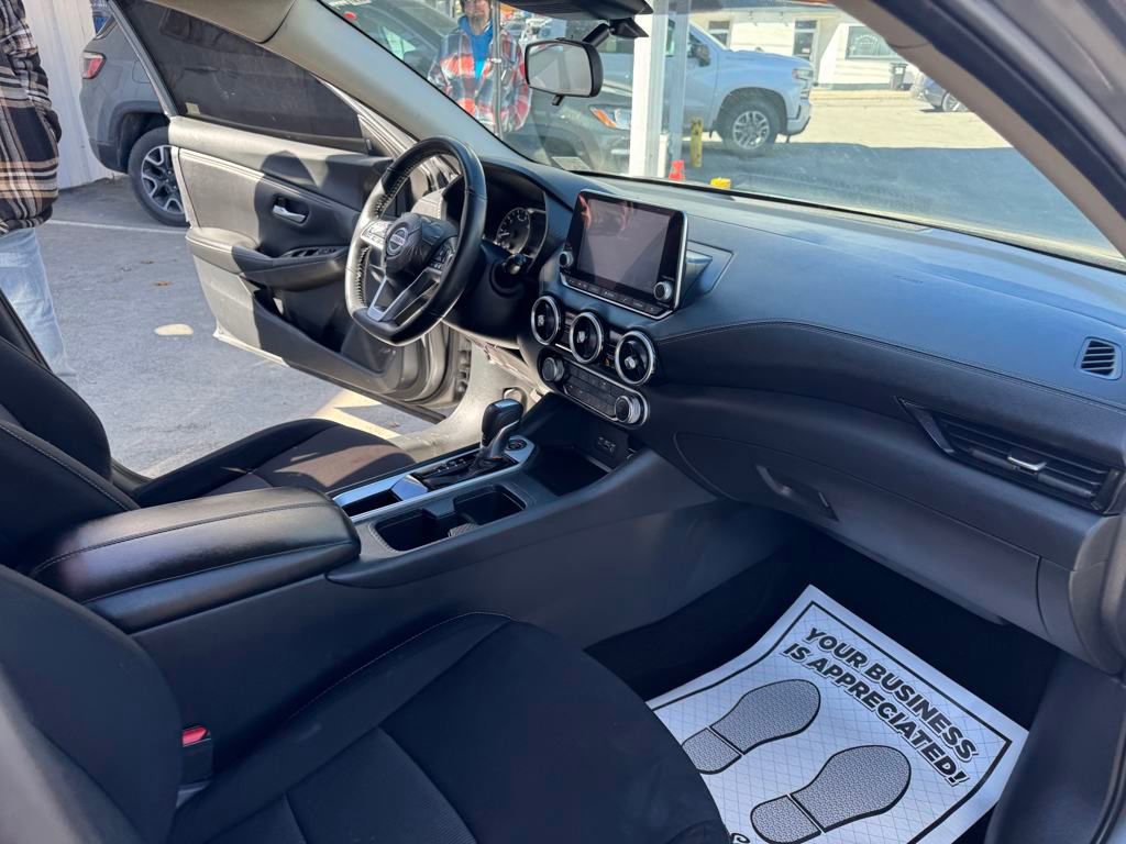 2022 Nissan Sentra SV photo 12