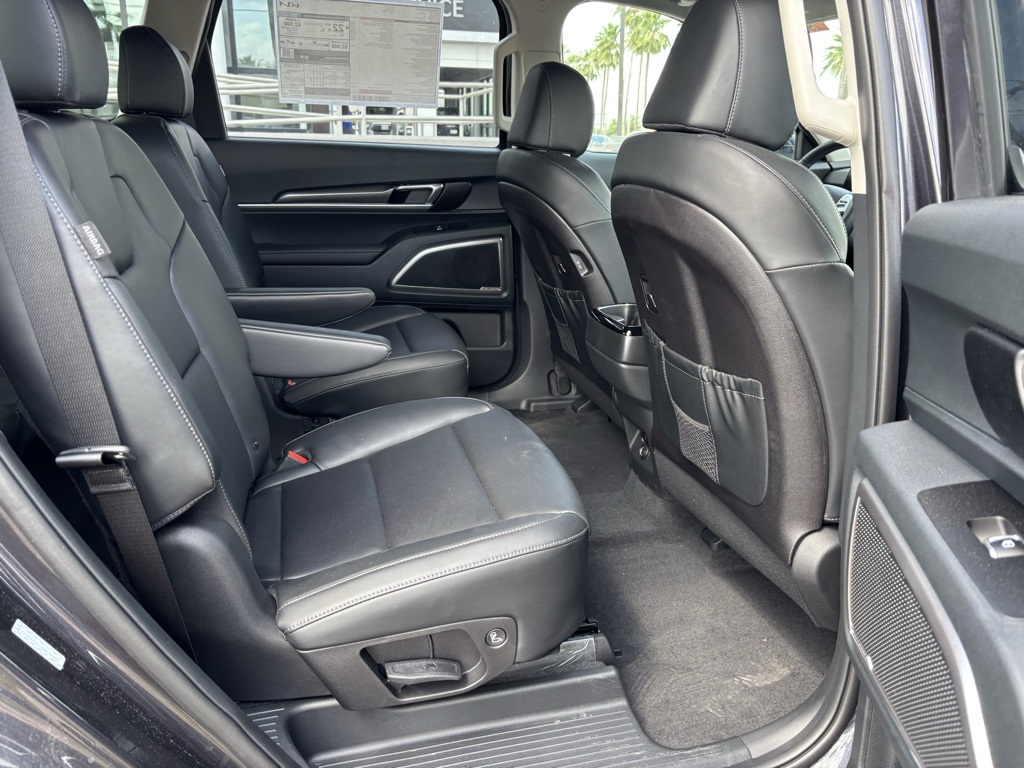 2025 Kia Telluride S photo 17