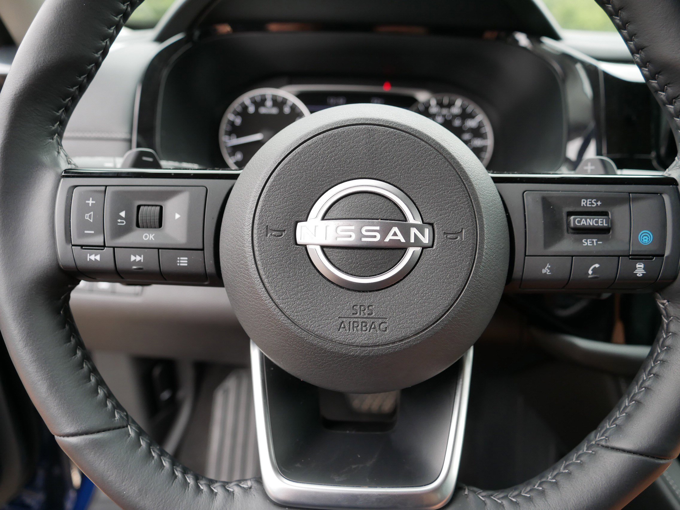 2024 Nissan Pathfinder SL photo 25