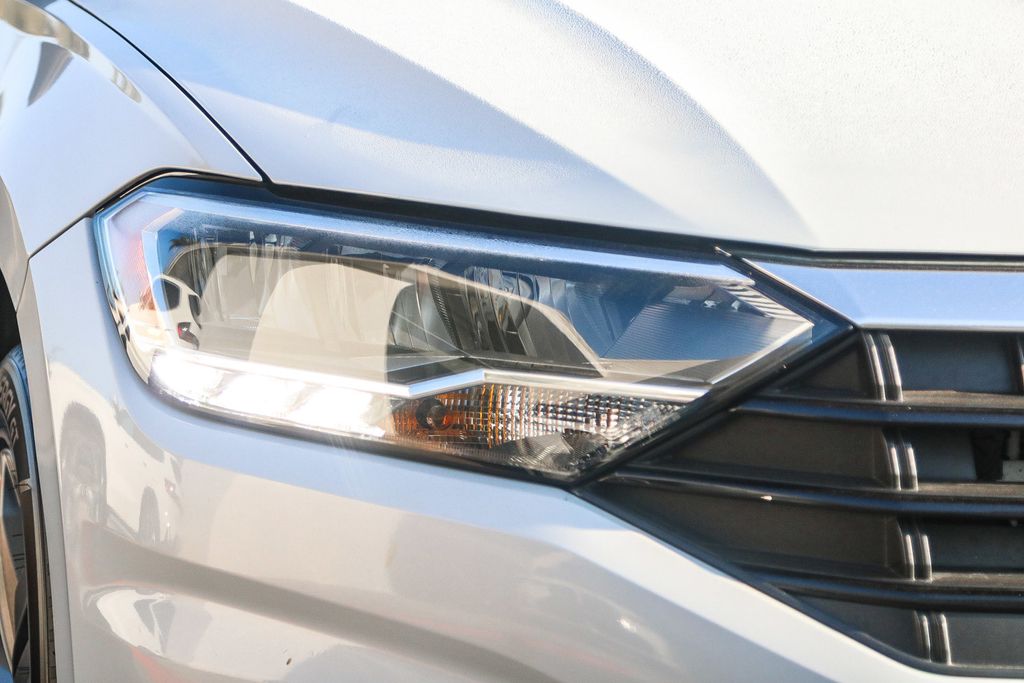 2019 Volkswagen Jetta R-Line photo 4
