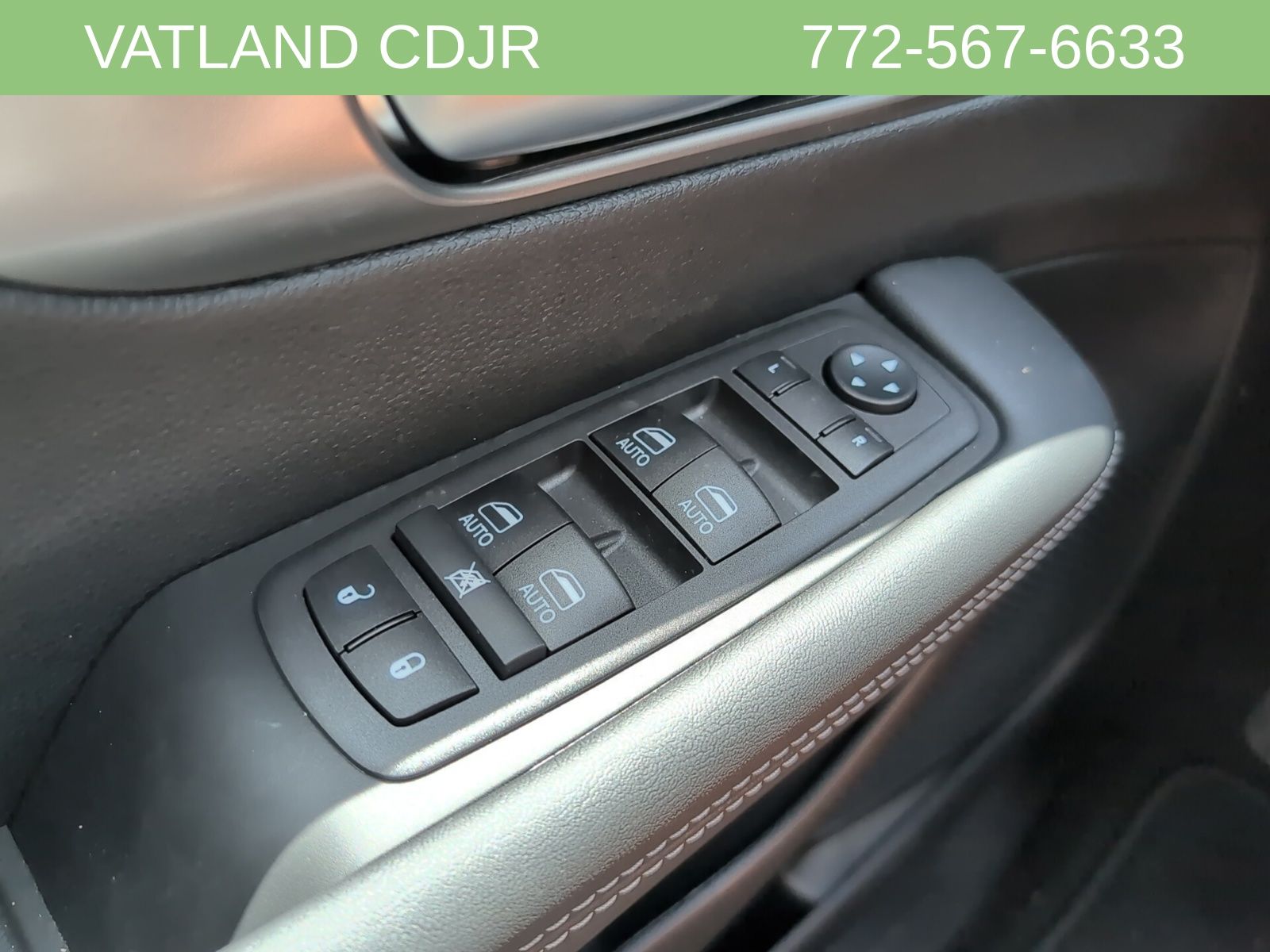 2026 Chrysler Pacifica photo 12