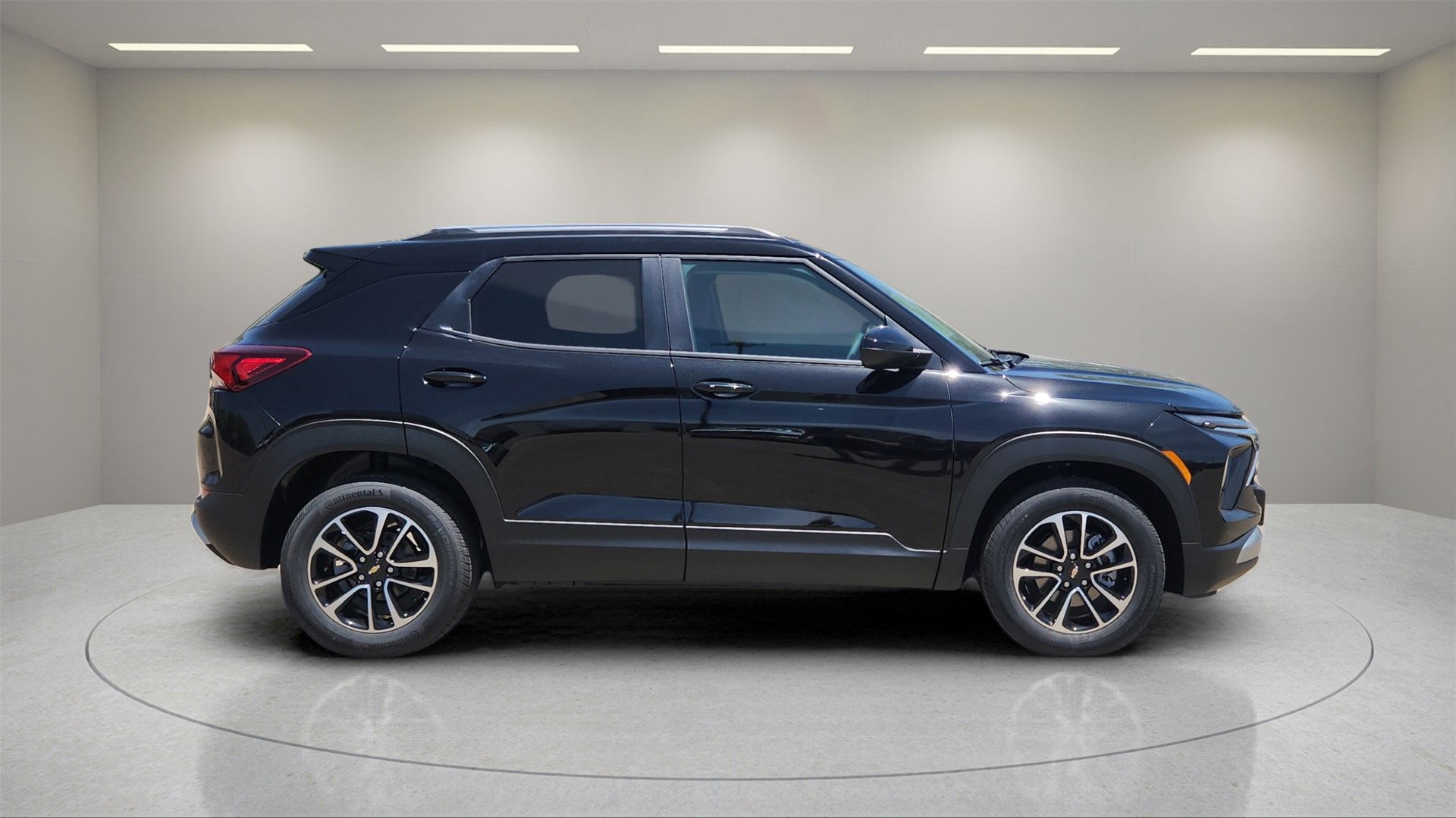 2026 Chevrolet Trailblazer LT photo 2