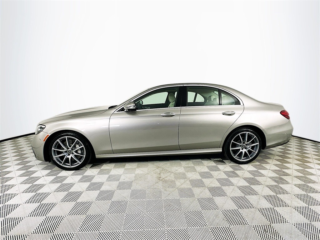 2021 Mercedes Benz E 350 4MATIC photo 4