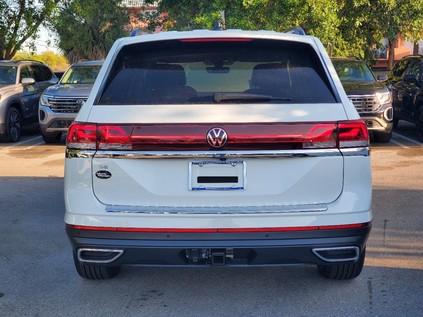 2025 Volkswagen Atlas SE Technology photo 3