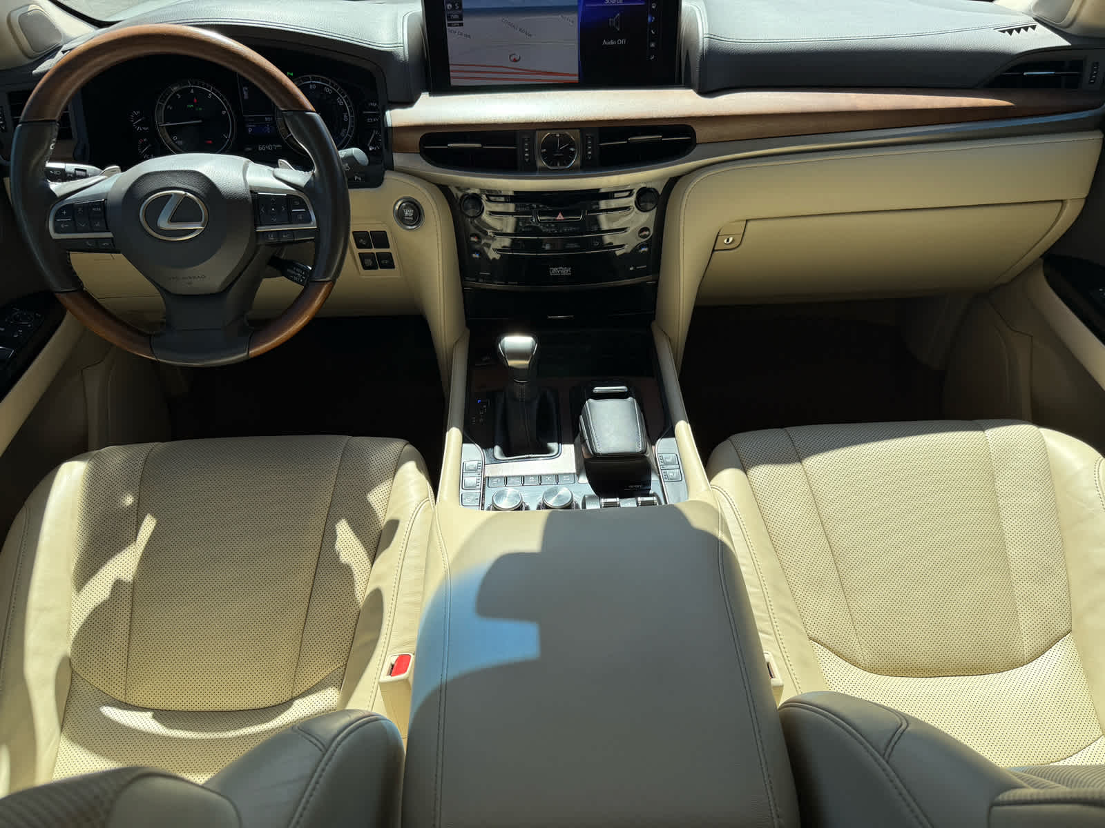 2021 Lexus LX 570 photo 12