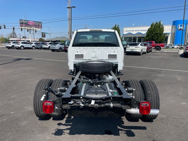 2025 Ford F-350 photo 12