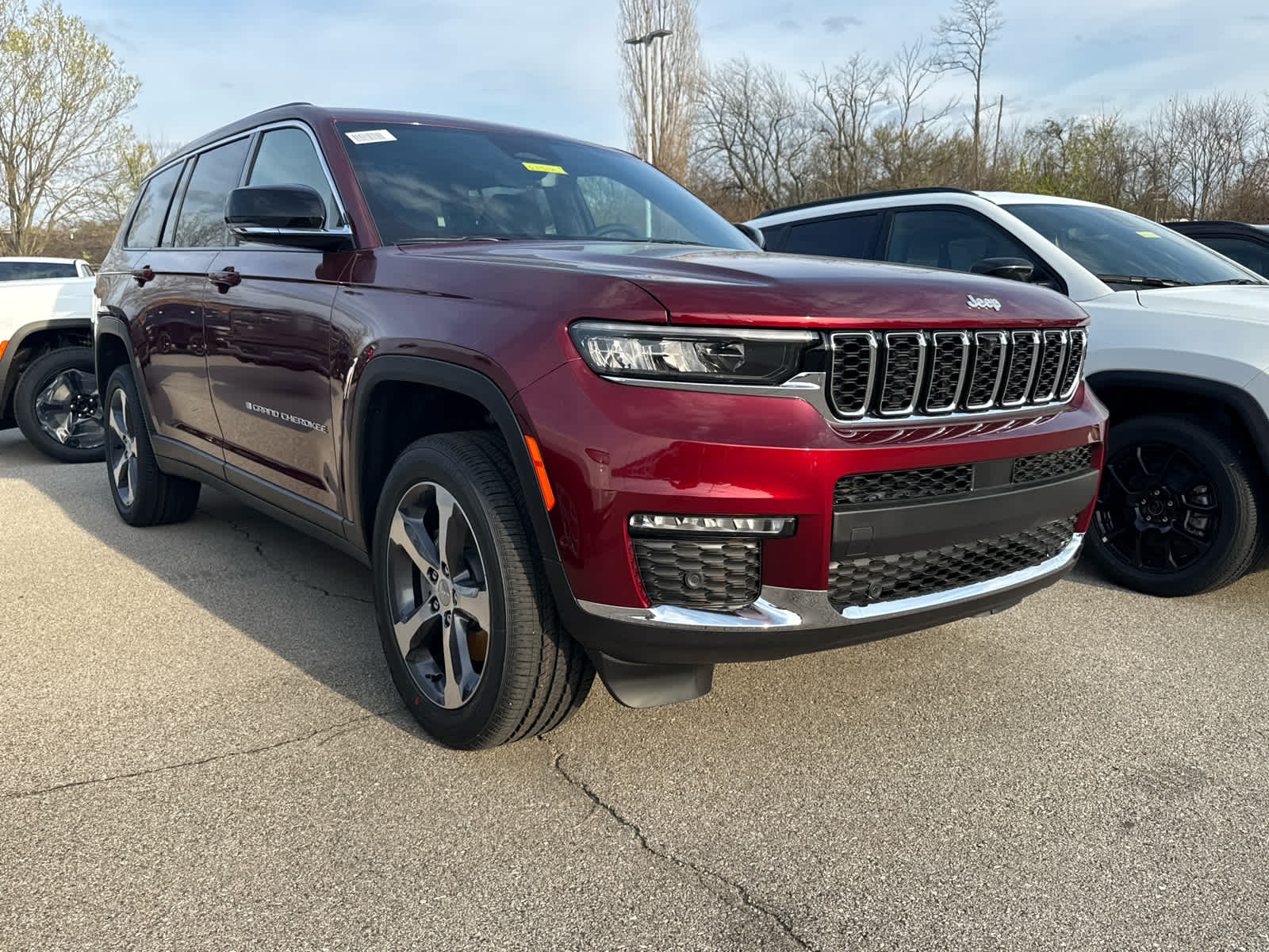 2025 Jeep Grand Cherokee Limited photo 3