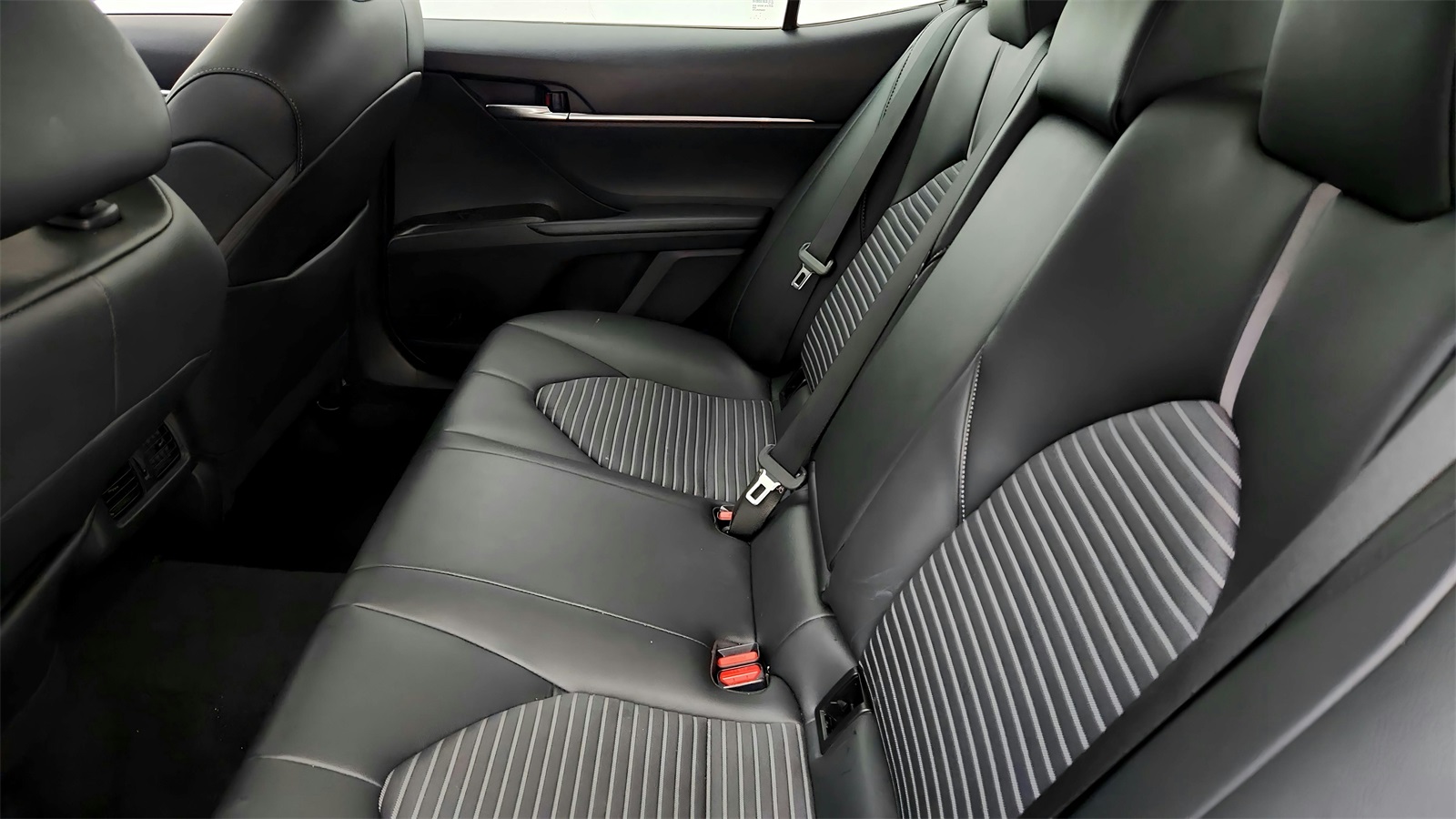 2022 Toyota Camry SE photo 34
