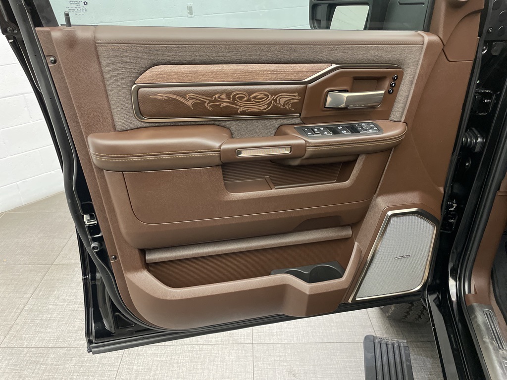 2025 Ram 2500 Limited photo 10