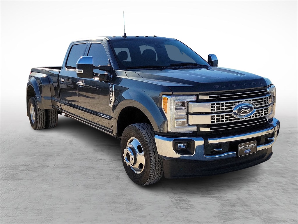 2019 Ford F-350 Super Duty Platinum's photo