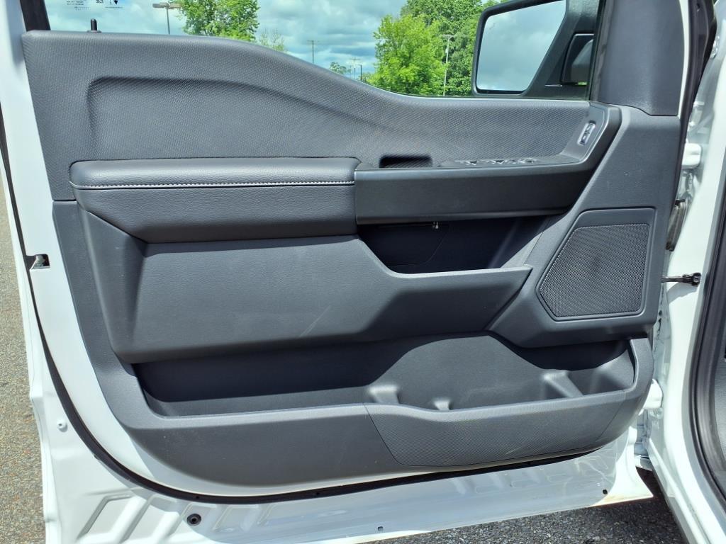 2025 Ford F-150 STX photo 4