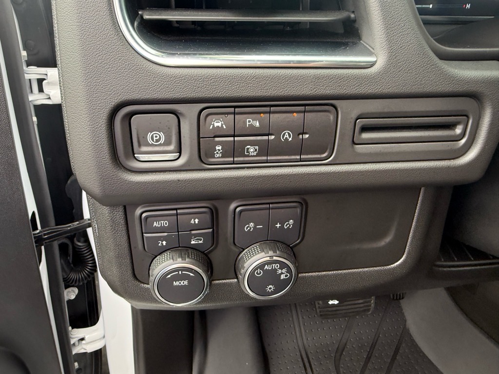 2024 Chevrolet Tahoe LT photo 22